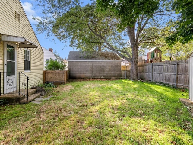 25 Community Rd, Warwick, RI 02889 - view of yard