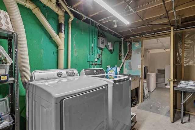 21 High Service Ave, North Providence, RI 02911 - laundry area featuring washer and clothes dryer