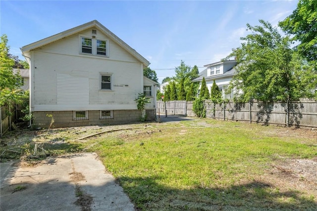 103 Henrietta St, Providence, RI 02904 - view of back of house