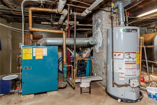 339 Beverage Hill Ave, Pawtucket, RI 02861 - utility room featuring gas water heater, oil tank, and a heating unit