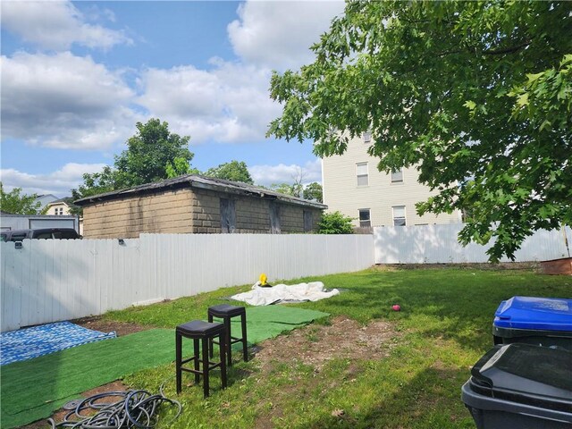 27 Unit St, Providence, RI 02909 - view of yard
