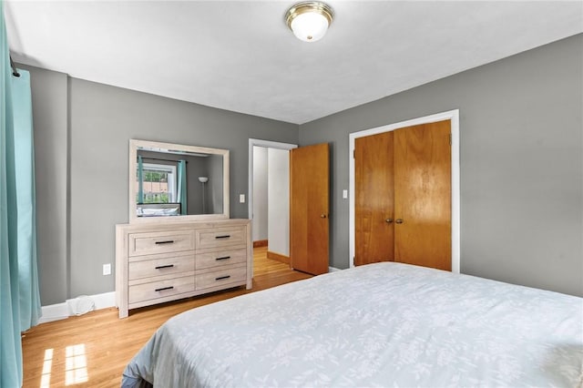 299 Buttonwoods Ave, Warwick, RI 02886 - bedroom featuring light wood finished floors and baseboards