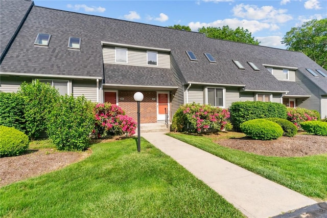 125 Smith Ave Unit 5C, Smithfield, RI 02828 - view of front of home featuring roof with shingles and a front lawn