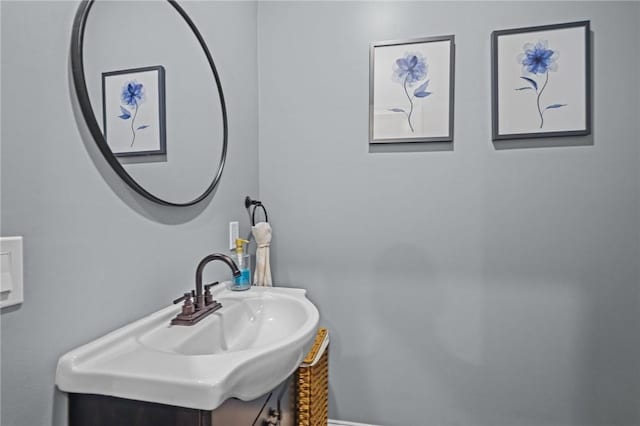40 Oakbrook Ct, East Greenwich, RI 02818 - bathroom featuring vanity and baseboards