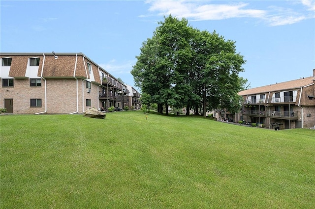 752 Quaker Ln Unit C311, Warwick, RI 02818 - view of green lawn