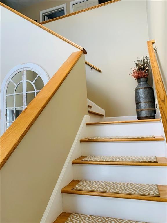 20 Canton Ct, Cranston, RI 02921 - view of stairs
