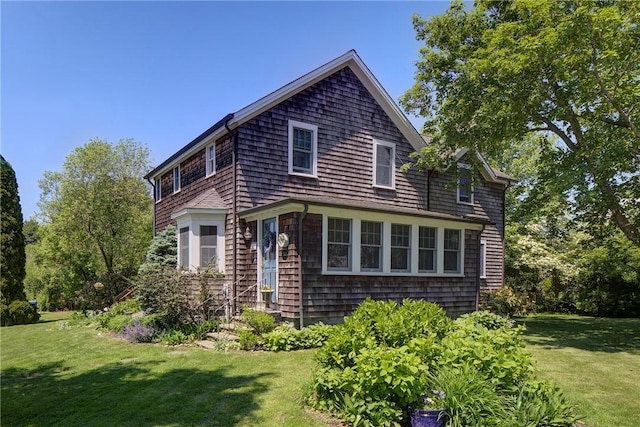 201 Paradise Ave, Middletown, RI 02842 - view of front facade featuring a front yard