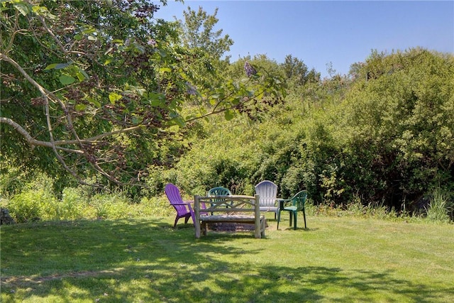 201 Paradise Ave, Middletown, RI 02842 - view of green lawn
