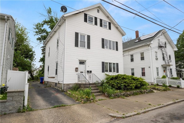 35 Laurel St, Pawtucket, RI 02860 - view of front of home