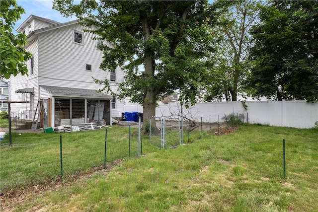 35 Laurel St, Pawtucket, RI 02860 - view of yard