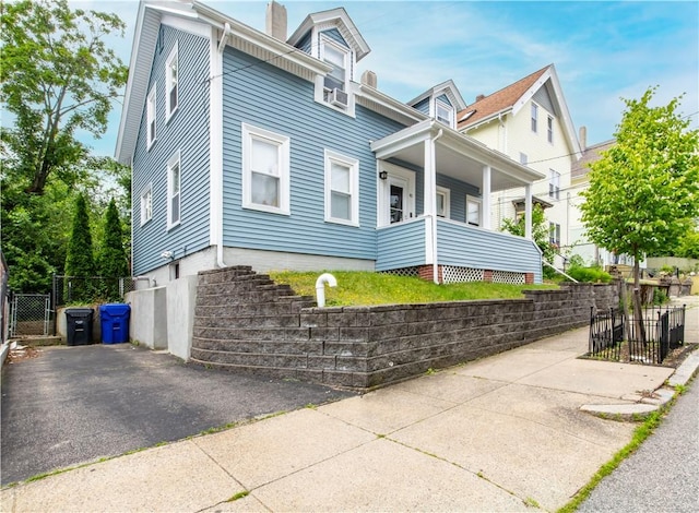 40 Highland St, Pawtucket, RI 02860 - view of front of property with a gate and a porch