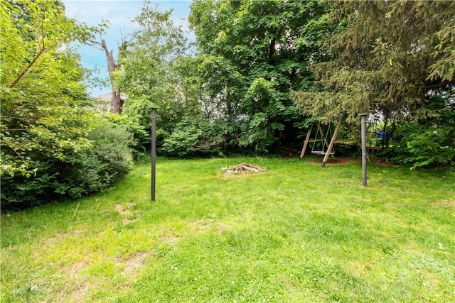 40 Highland St, Pawtucket, RI 02860 - view of green lawn