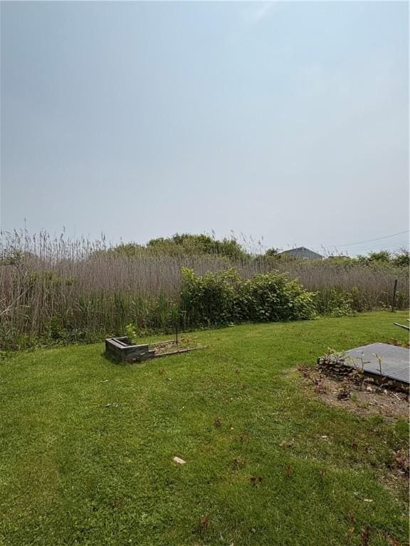 854 Matunuck Beach Rd, South Kingstown, RI 02879 - view of green lawn