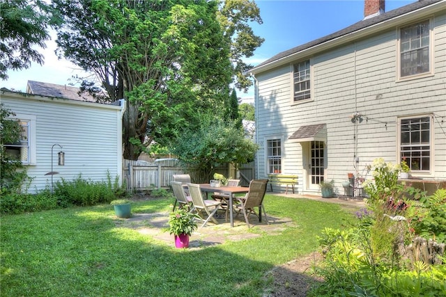24 Old Beach Rd, Newport, RI 02840 - view of yard featuring a patio area