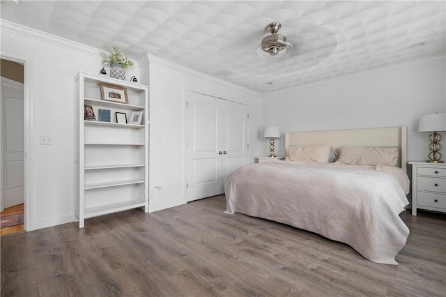 3560 Diamond Hill Rd, Cumberland, RI 02864 - bedroom with wood finished floors and ornamental molding