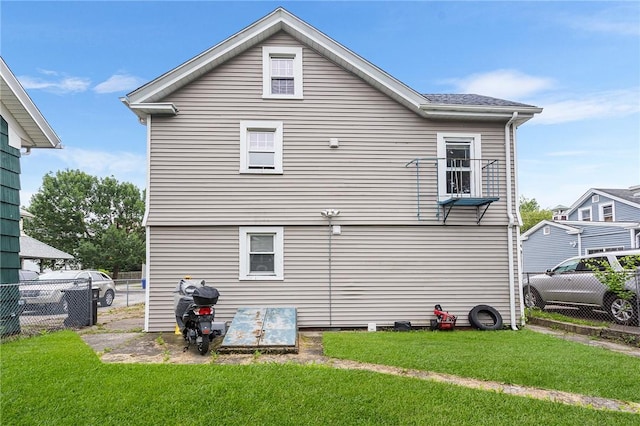 9 Nickerson St, Pawtucket, RI 02860 - back of house