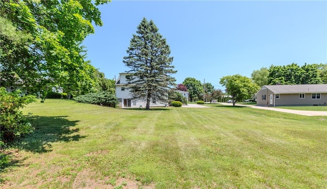 14 Meadow View Dr, Smithfield, RI 02917 - view of grassy yard