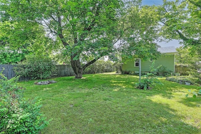 129 Ash St, Warwick, RI 02888 - view of yard