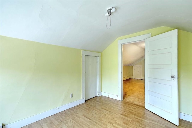 129 Ash St, Warwick, RI 02888 - bonus room featuring vaulted ceiling and light wood-style flooring