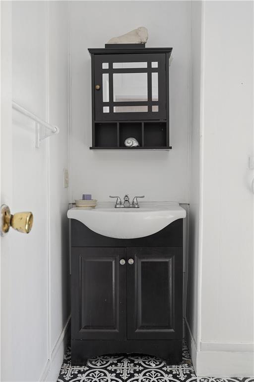 362 Bramans Ln, Portsmouth, RI 02871 - photo 15