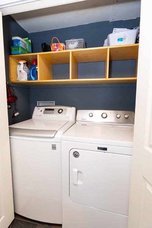 30 Karen Ann Dr, Smithfield, RI 02917 - washroom with washer and dryer