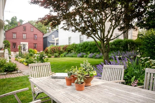 12 Poplar St, Newport, RI 02840 - view of green lawn