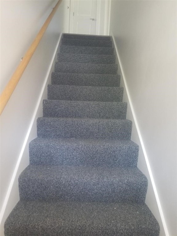 28 Portland St, Providence, RI 02907 - view of staircase