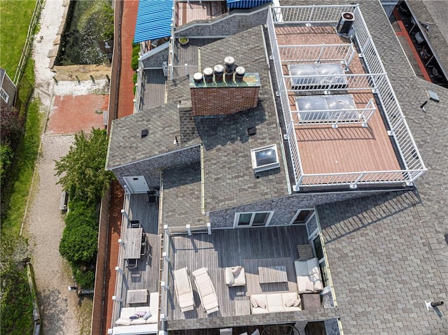 31 Coddington Unit 24, Newport, RI 02840 - aerial view of property and surrounding area