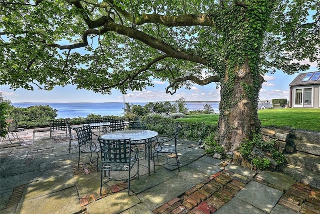 69 Nayatt Rd, Barrington, RI 02806