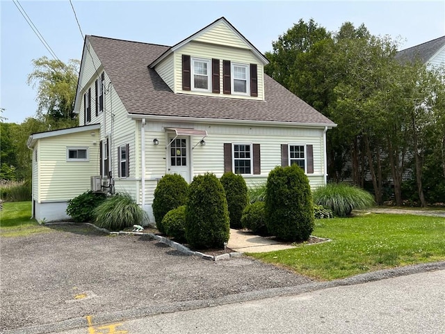 72 Sayles Ave, Warwick, RI 02889 - photo 1
