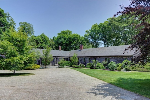 4 Alpond Dr, Newport, RI 02840 - ranch-style house featuring a front lawn, a chimney, and driveway