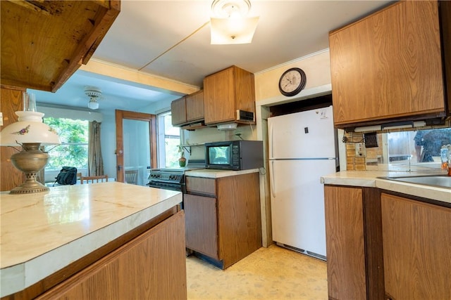 142 Honeyman Ave, Middletown, RI 02842 - photo 15