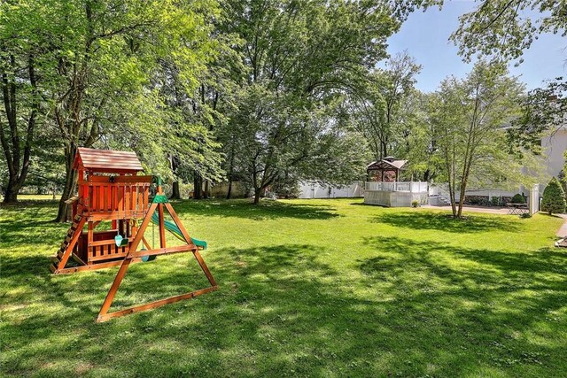 247 Oaklawn Ave, Cranston, RI 02920 - photo 41