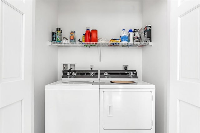 3 Piezzo Dr, Westerly, RI 02891 - laundry room featuring independent washer and dryer