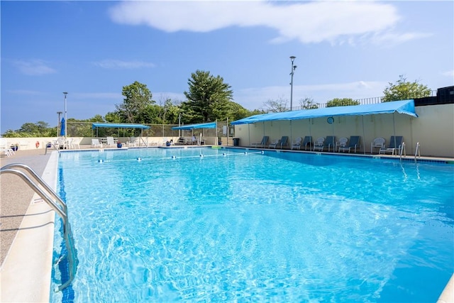400 Narragansett Pkwy Unit Ei 2, Warwick, RI 02888 - community pool with a patio area