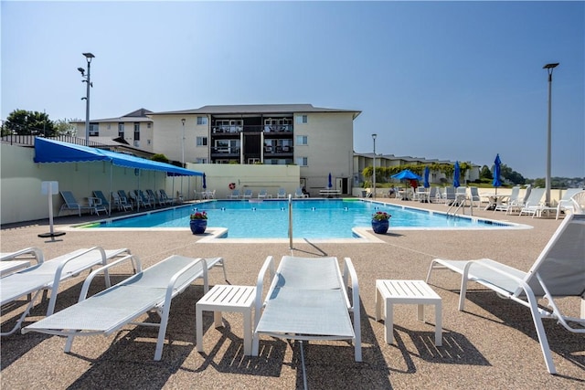 400 Narragansett Pkwy Unit Ei 2, Warwick, RI 02888 - community pool featuring a patio