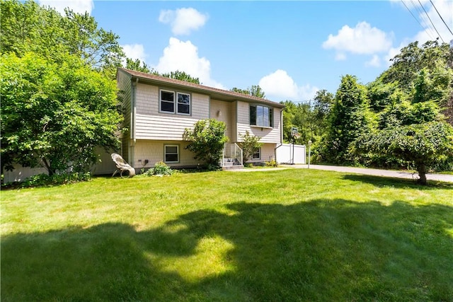 11 Tupelo Trl, Narragansett, RI 02882 - split foyer home featuring a front yard