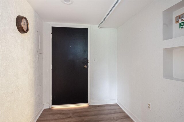 401 Bellevue Ave Unit 100, Newport, RI 02840 - entryway featuring wood finished floors and baseboards