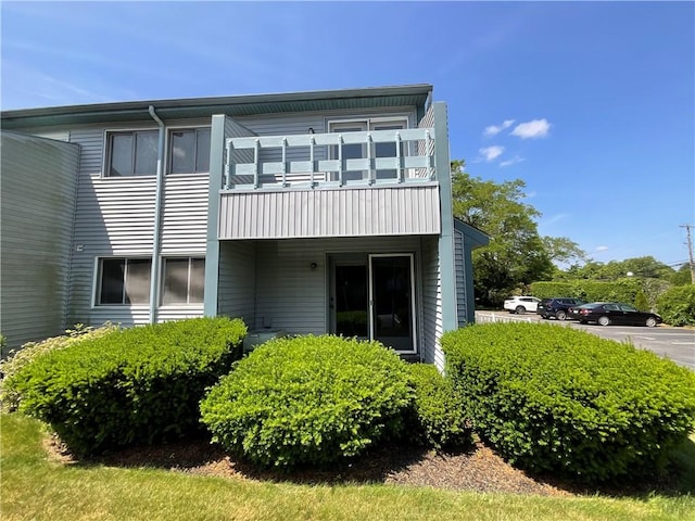511 Child St Unit 101, Warren, RI 02885 - rear view of property featuring a balcony