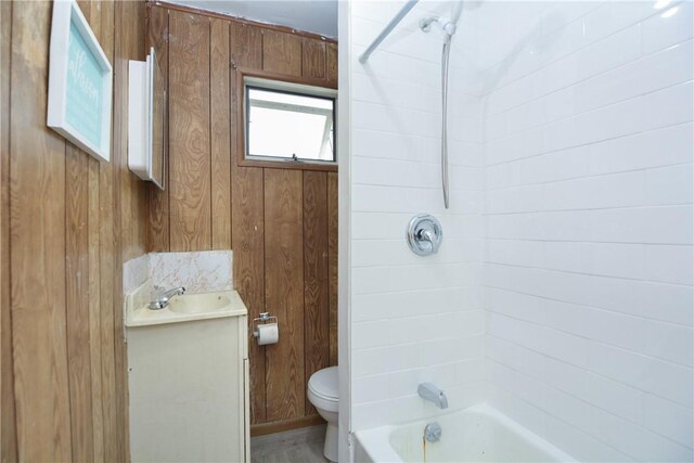 534 Lonsdale Ave, Central Falls, RI 02863 - photo 23