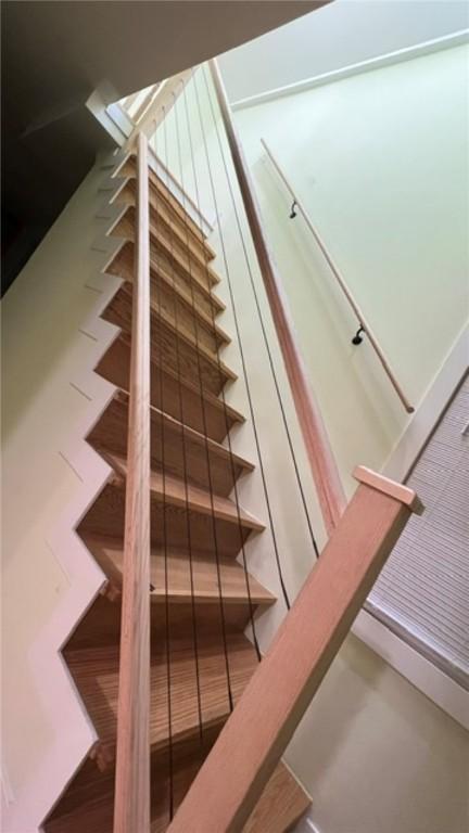 33 Williams St, New London, CT 06320 - view of stairs