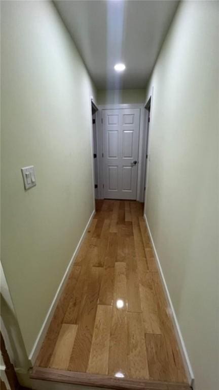 33 Williams St, New London, CT 06320 - corridor featuring baseboards and light wood-style flooring