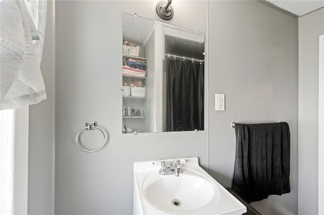313 Branch Ave, Providence, RI 02904 - bathroom with a sink