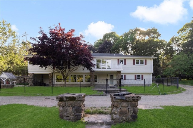 350 Shippee Rd, East Greenwich, RI 02818 - view of front of home featuring a gate