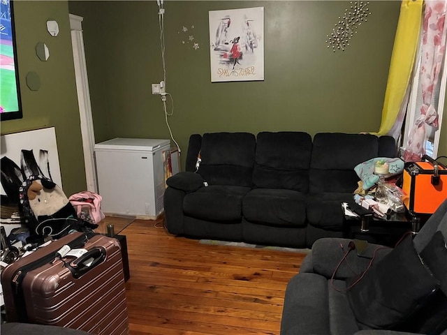 121 Murray St, Providence, RI 02909 - living area with wood-type flooring