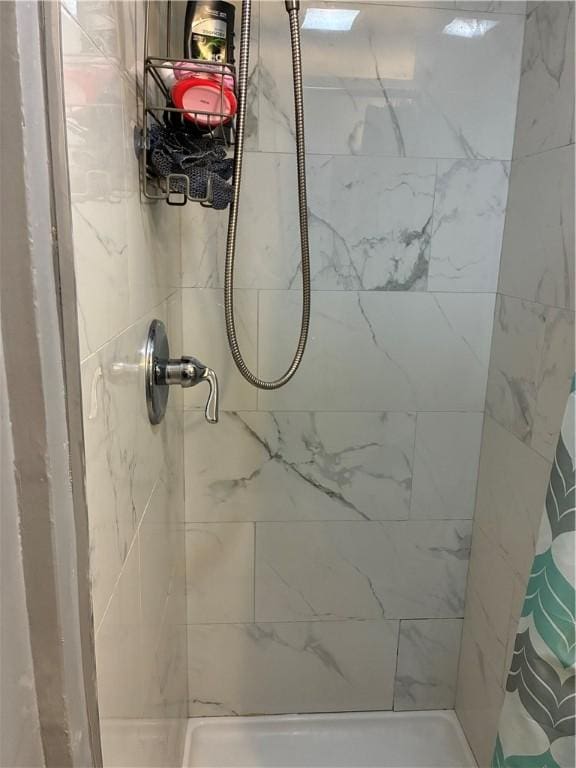 121 Murray St, Providence, RI 02909 - bathroom with a stall shower