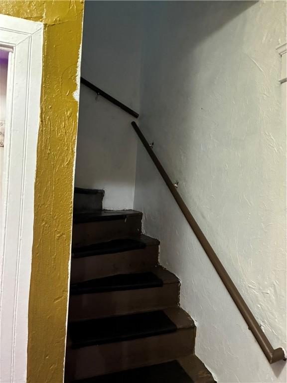 121 Murray St, Providence, RI 02909 - view of staircase