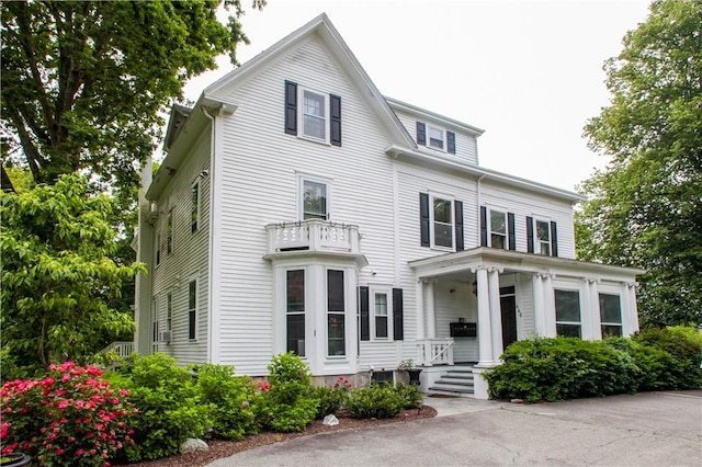 446 Bellevue Ave Unit 6, Newport, RI 02840 - view of front of property with a balcony
