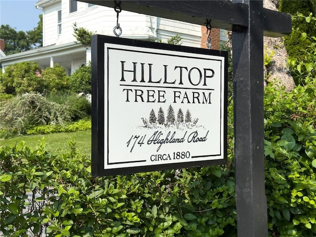 214 Highland Rd, Tiverton, RI 02878 - view of community sign