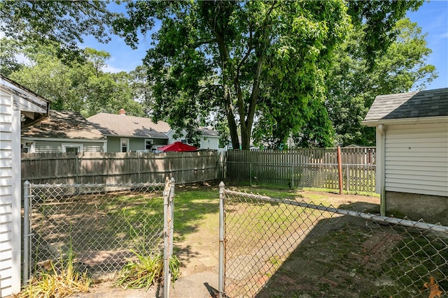 35 Inman Ave, Warwick, RI 02886 - view of fenced backyard